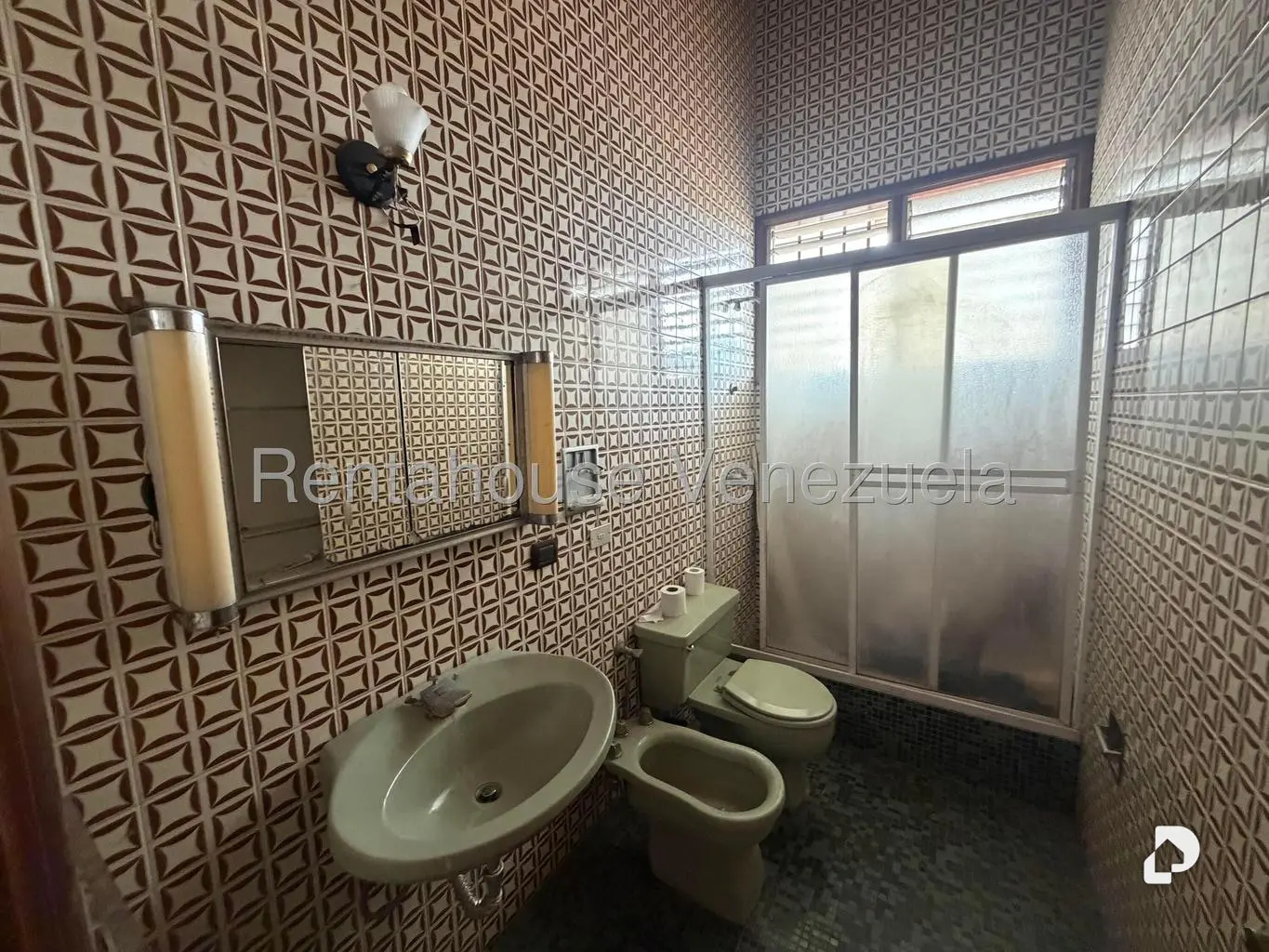 Casa en Prados del Este, Caracas – 19