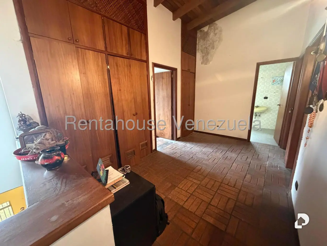 Casa en Prados del Este, Caracas – 29