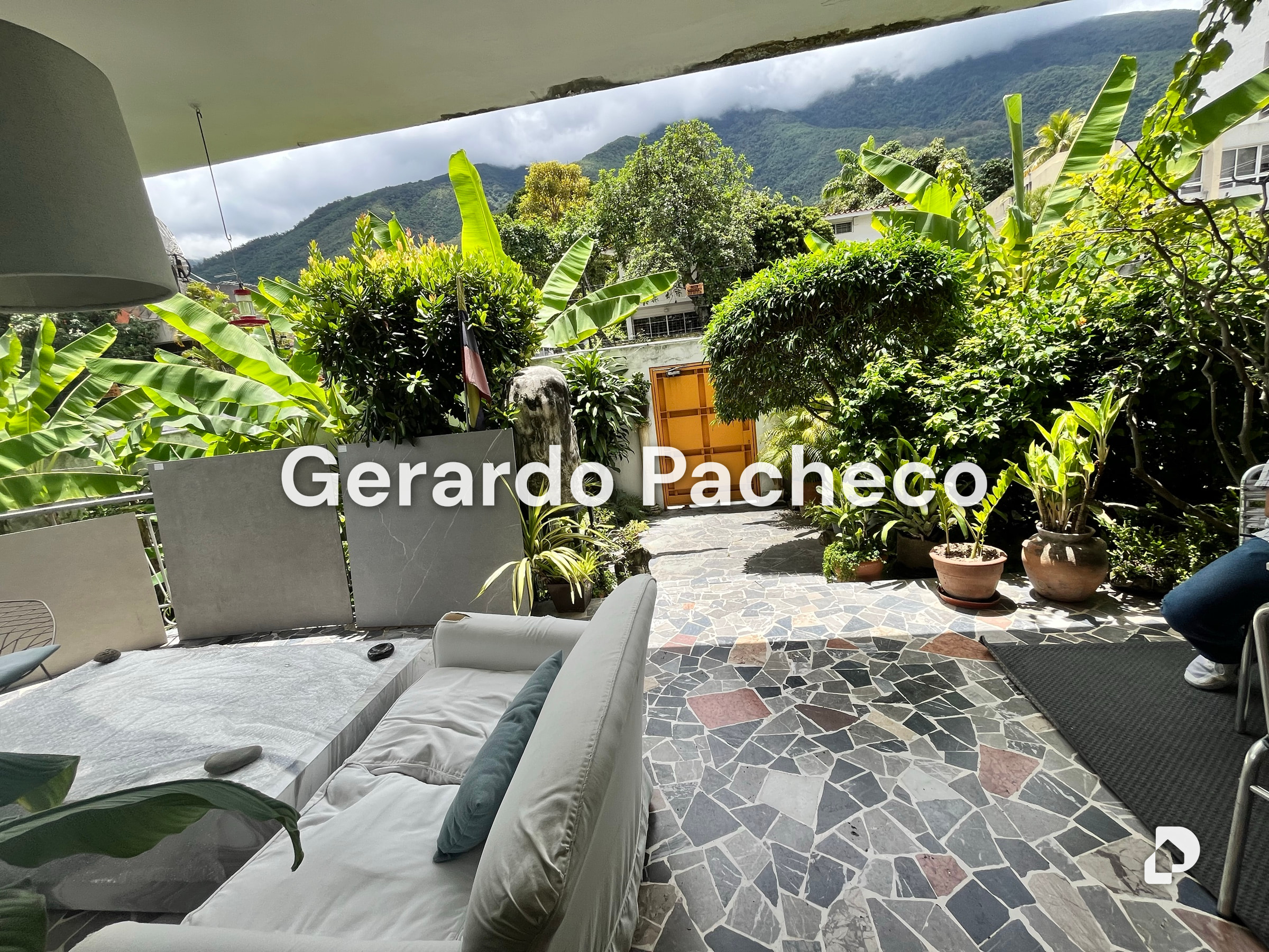 Casa en Altamira, Caracas – 12