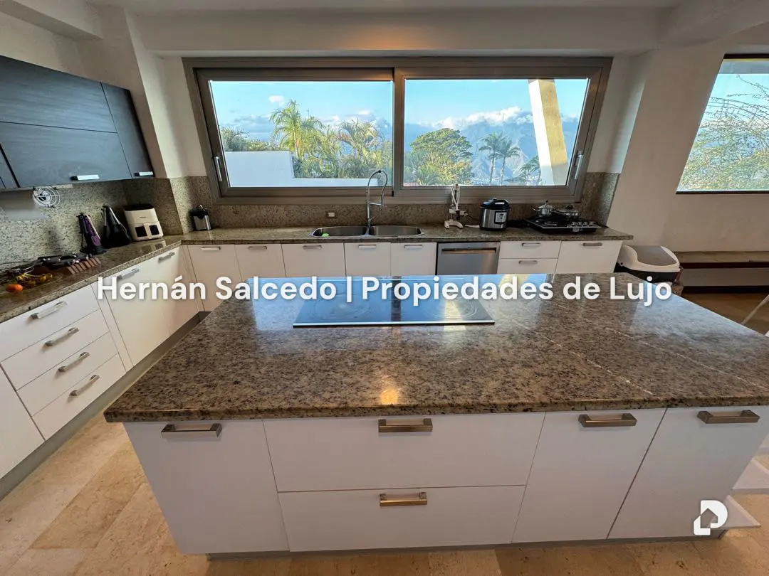 Casa en La Lagunita, Caracas – 12