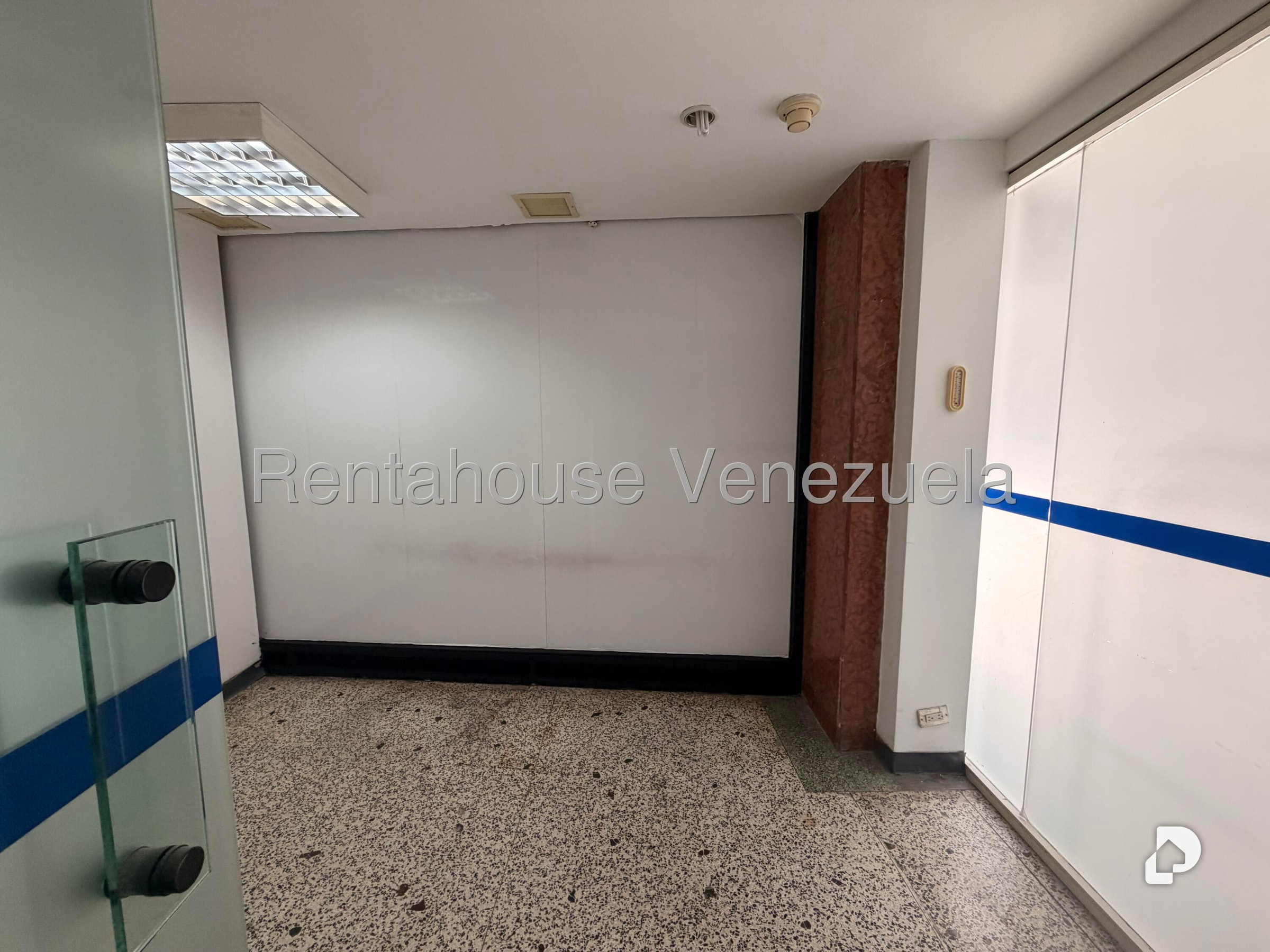 Local comercial en La Carlota, Caracas – 6