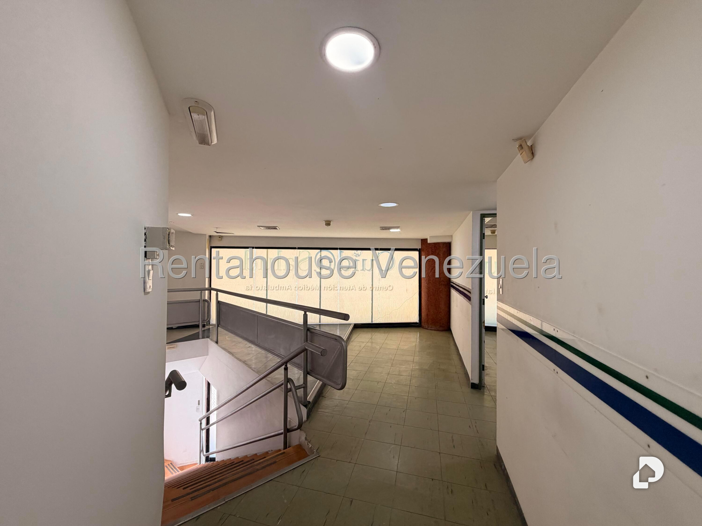 Local comercial en La Carlota, Caracas – 20