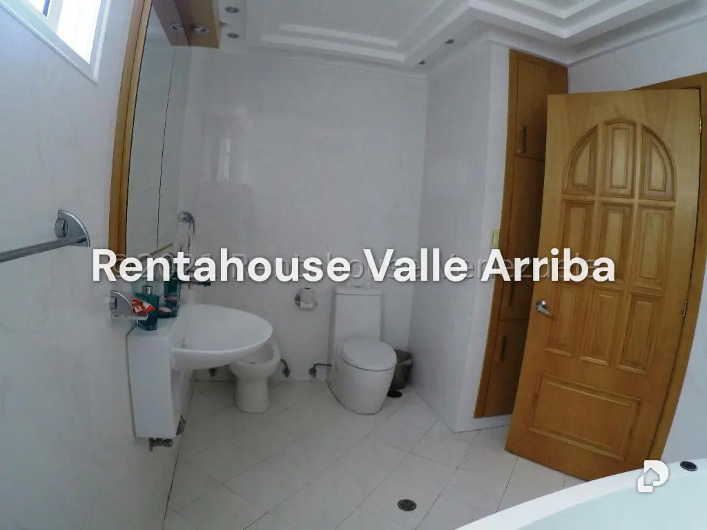 House in La Castellana, Caracas – 14