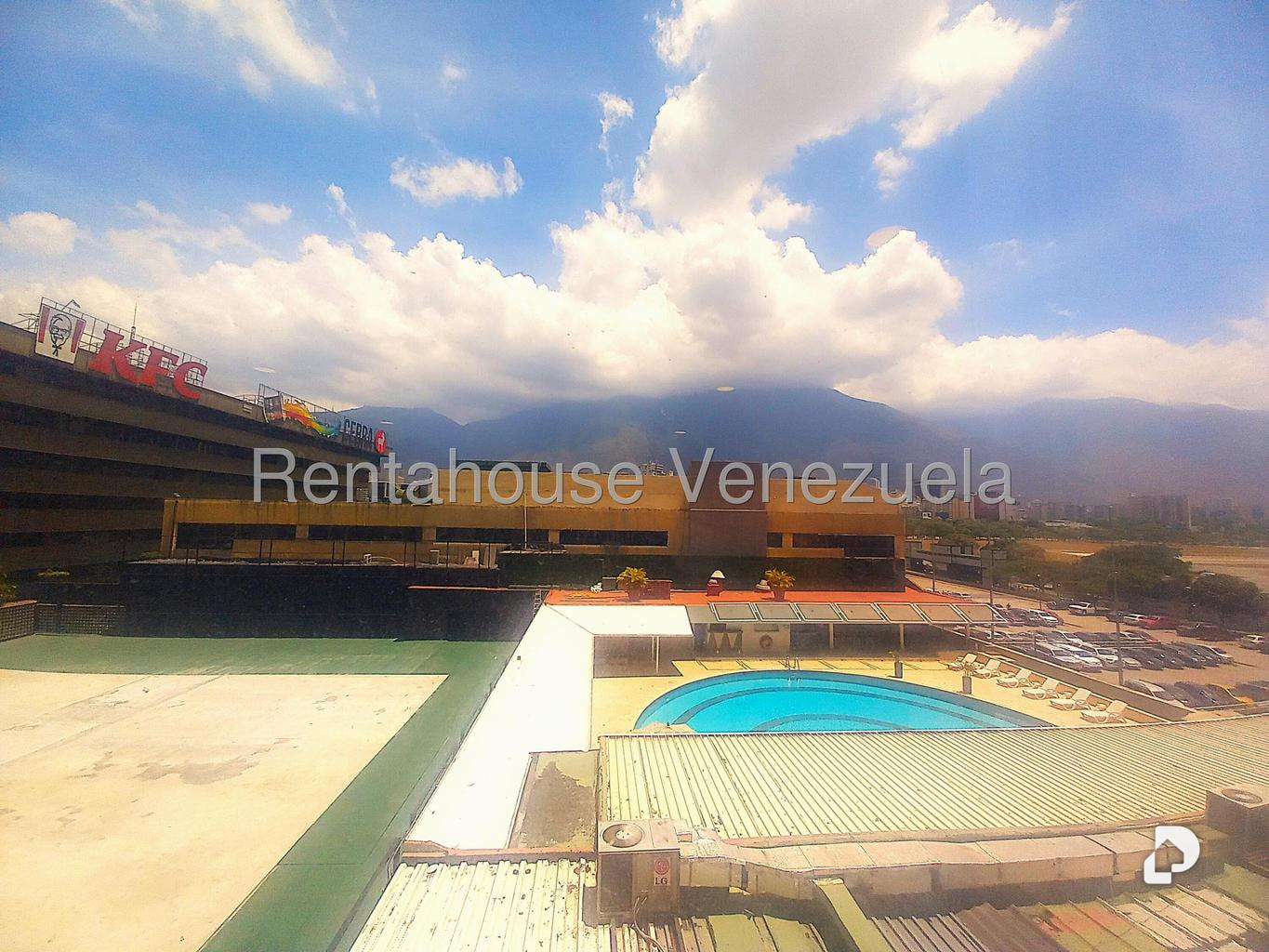 Apartamento en Chuao, Caracas – 13