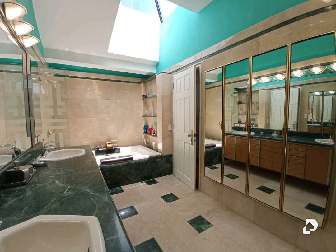 Casa en Cerro Verde, Caracas – 21