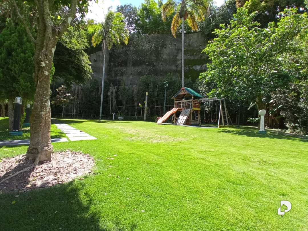 Casa en Cerro Verde, Caracas – 24