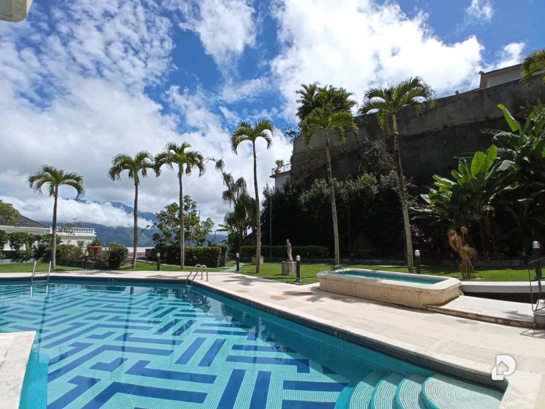 Casa en Cerro Verde, Caracas – 27
