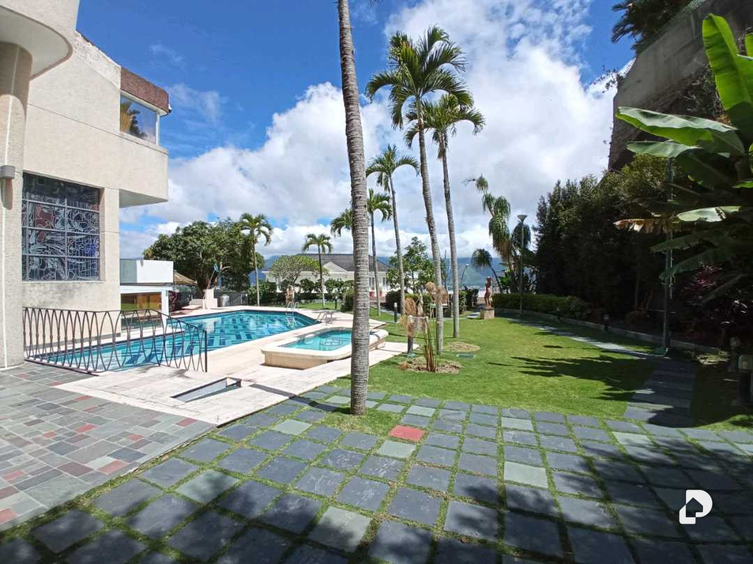 Casa en Cerro Verde, Caracas – 30