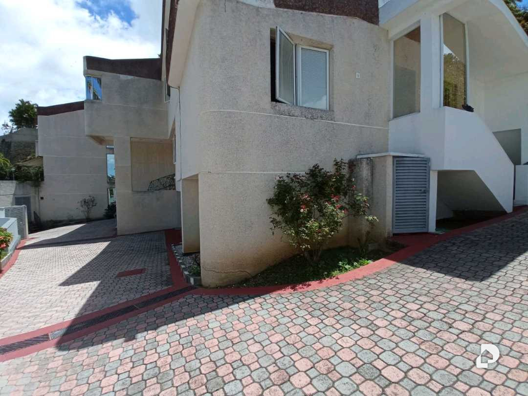 Casa en Cerro Verde, Caracas – 3