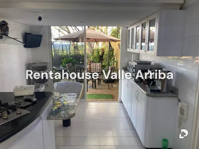 Apartamento en Lomas de La Lagunita, Caracas – 12