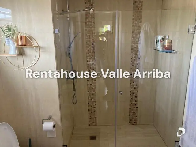 Apartamento en Lomas de La Lagunita, Caracas – 23