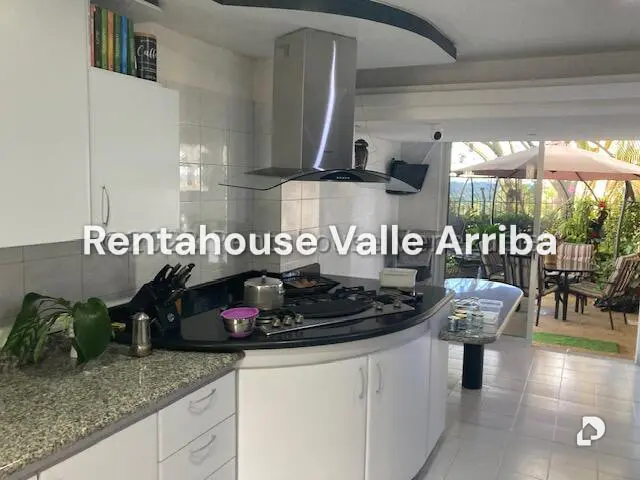 Apartamento en Lomas de La Lagunita, Caracas – 11