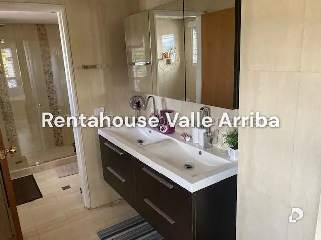 Apartamento en Lomas de La Lagunita, Caracas – 21