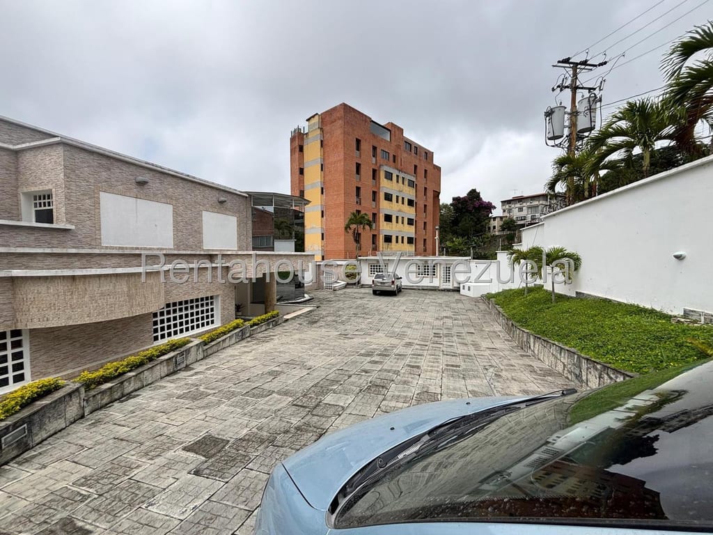 House in La Lagunita Country Club, Caracas - 1