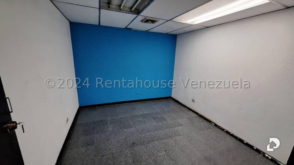 Local comercial en La Urbina, Caracas – 10