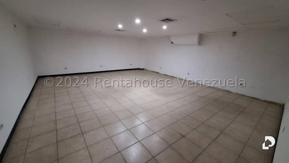 Local comercial en La Urbina, Caracas – 22