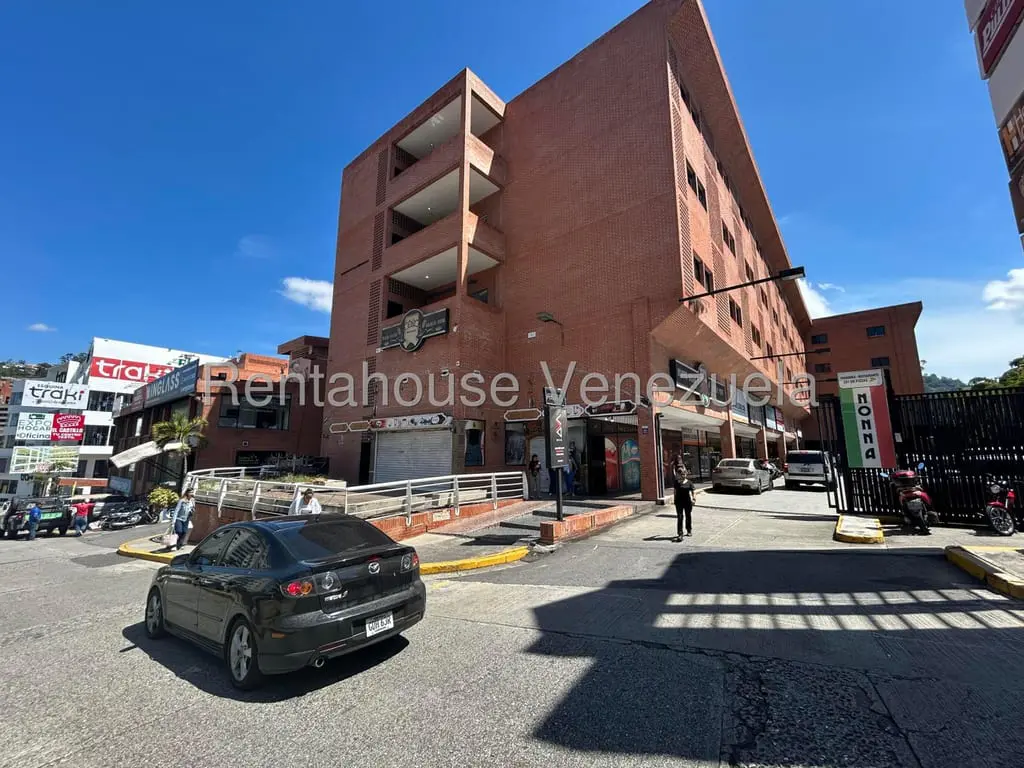 Office in La Boyera, Caracas - 1