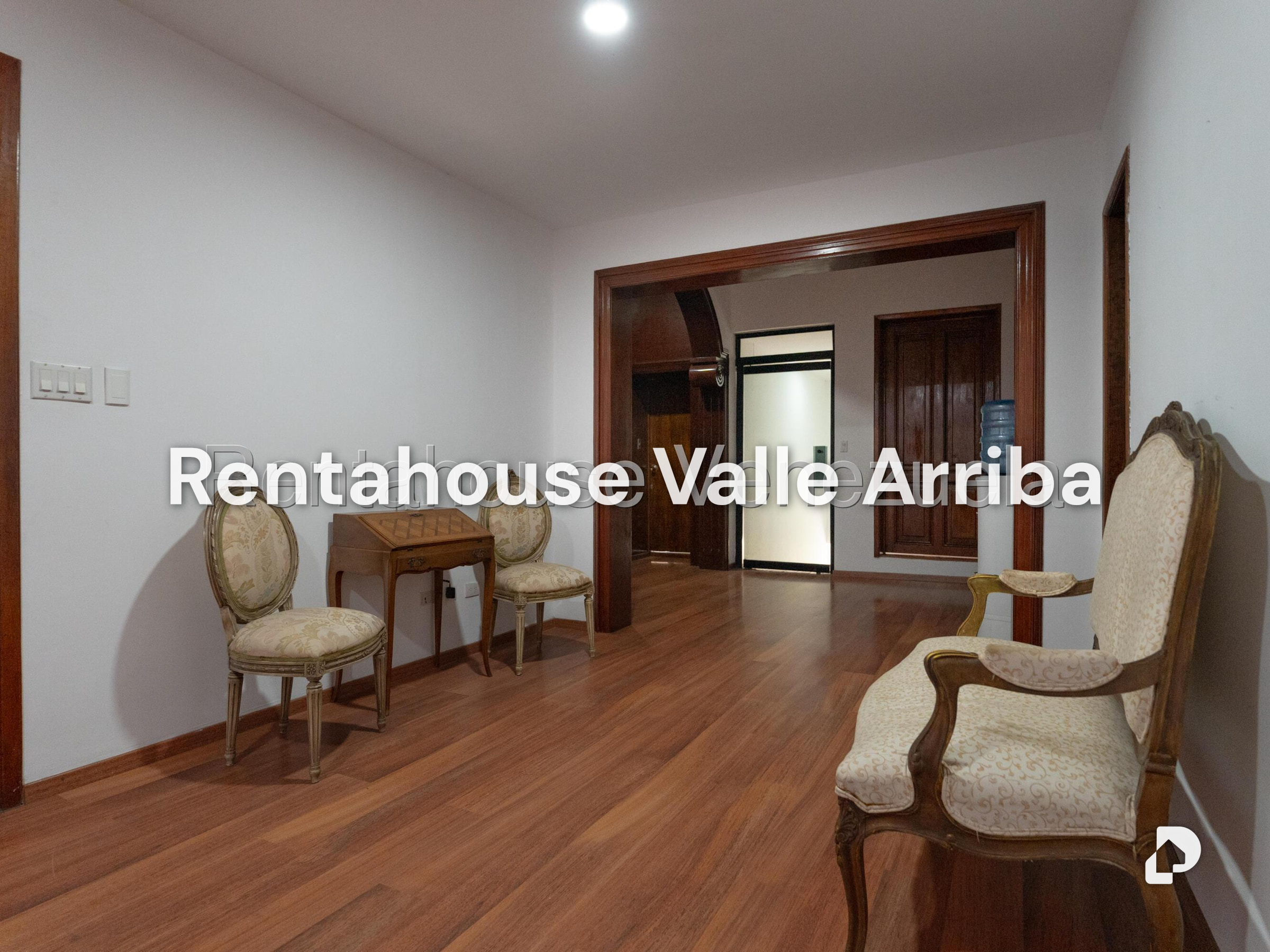 Casa en Altamira, Caracas – 30