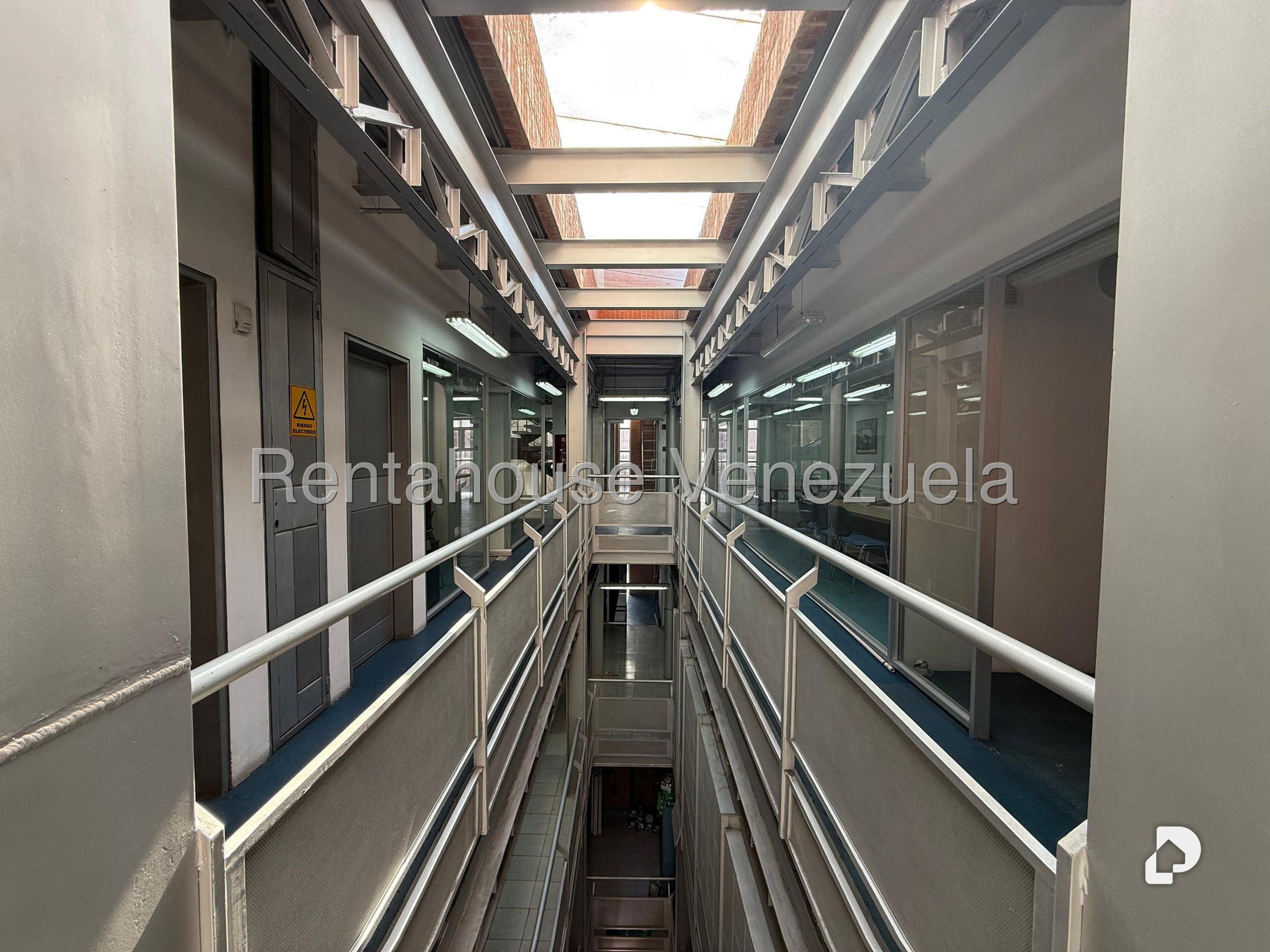 Edificio en Sabana Grande, Caracas – 15