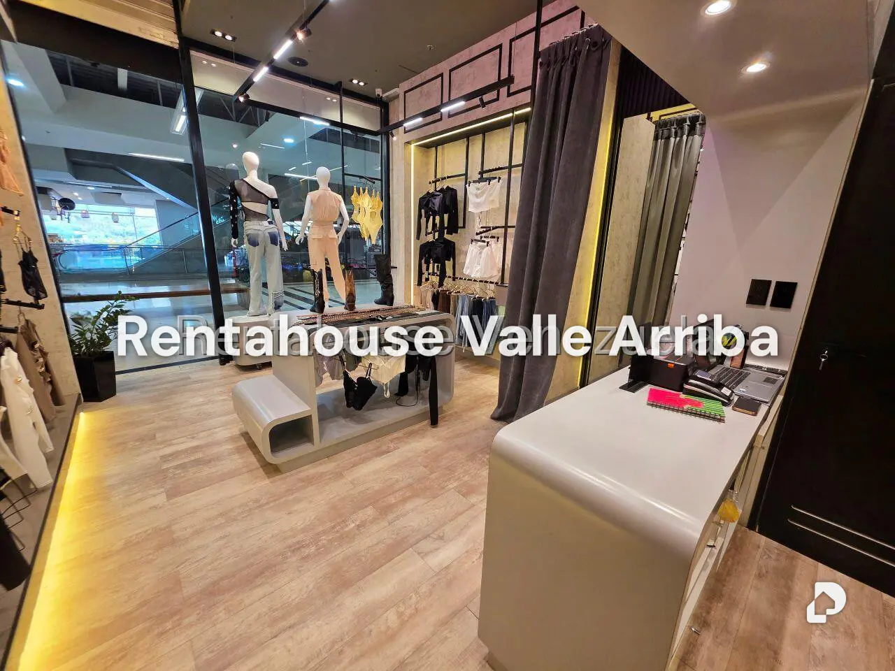 Local comercial en Cerro Verde, Caracas – 11