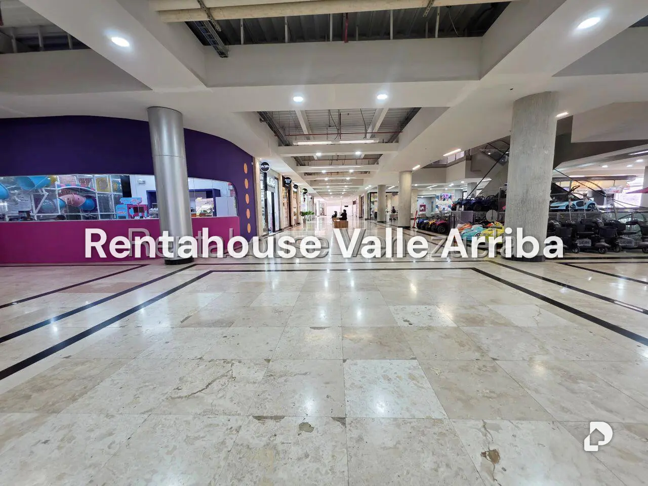 Local comercial en Cerro Verde, Caracas – 3
