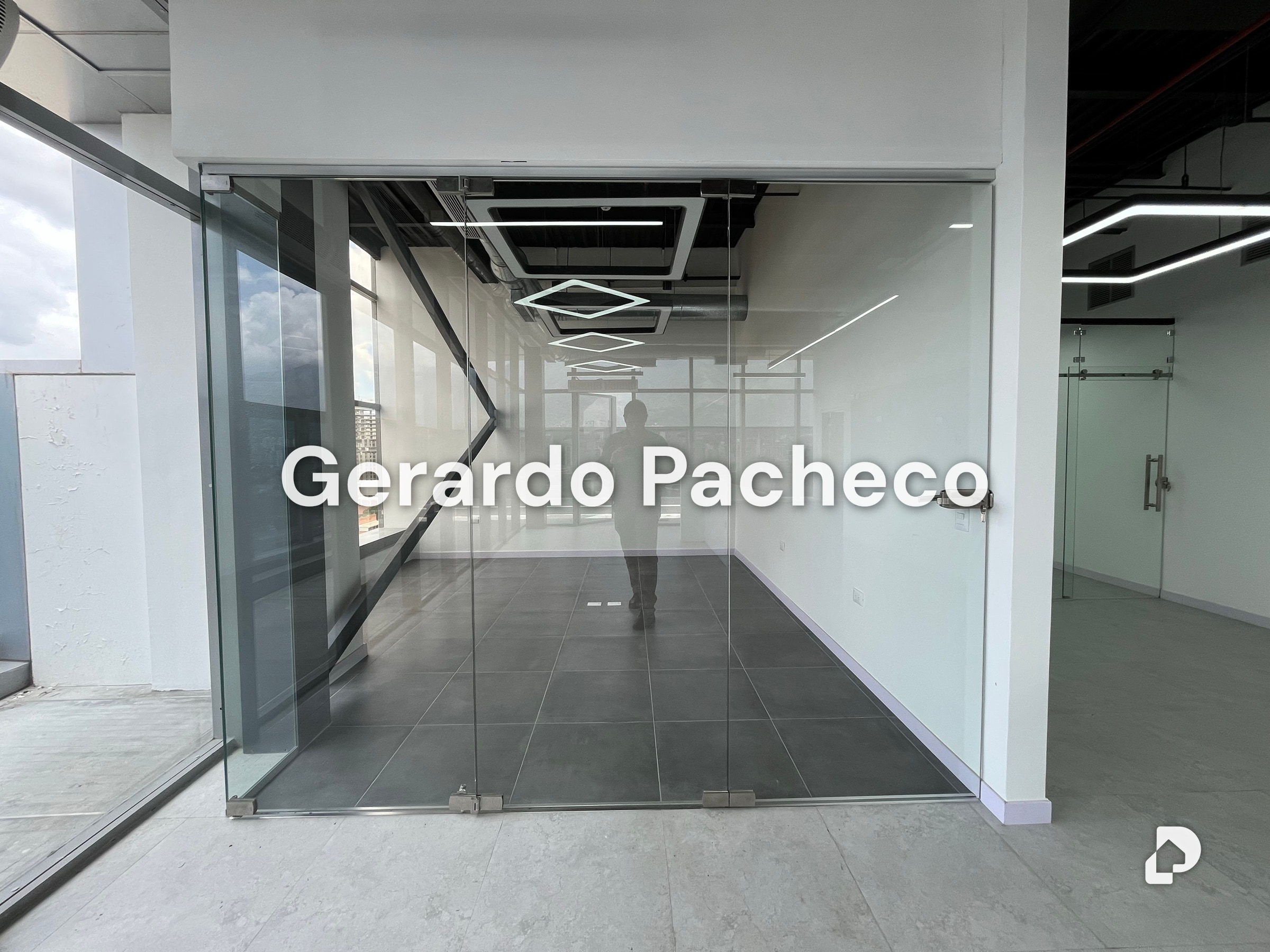 Oficina en Las Mercedes, Caracas – 8
