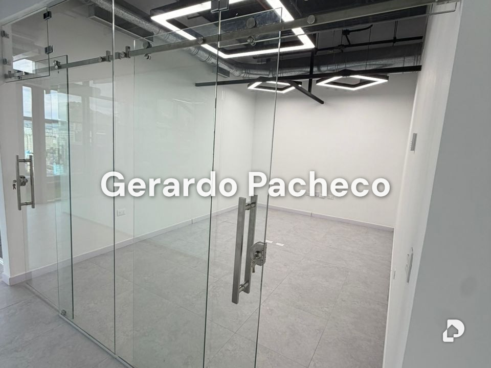 Oficina en Las Mercedes, Caracas – 17