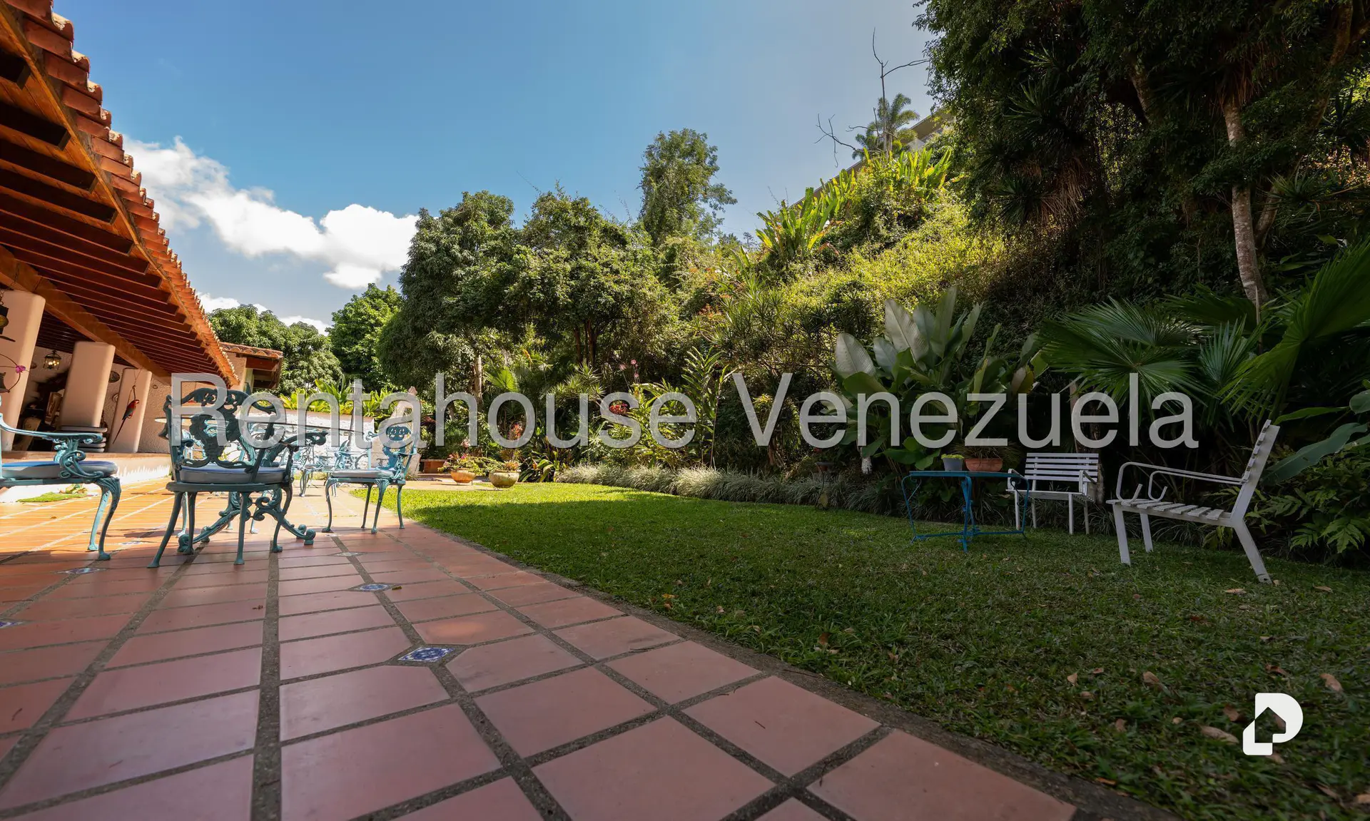 Casa en Cerro Verde, Caracas – 29