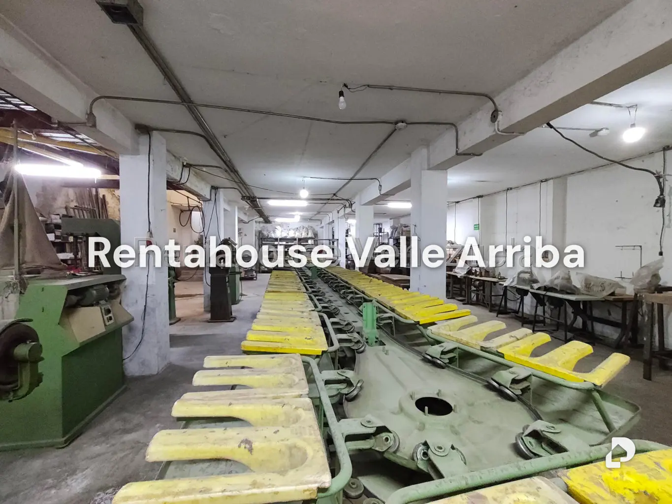 Local comercial en Parroquia La Candelaria, Caracas – 25