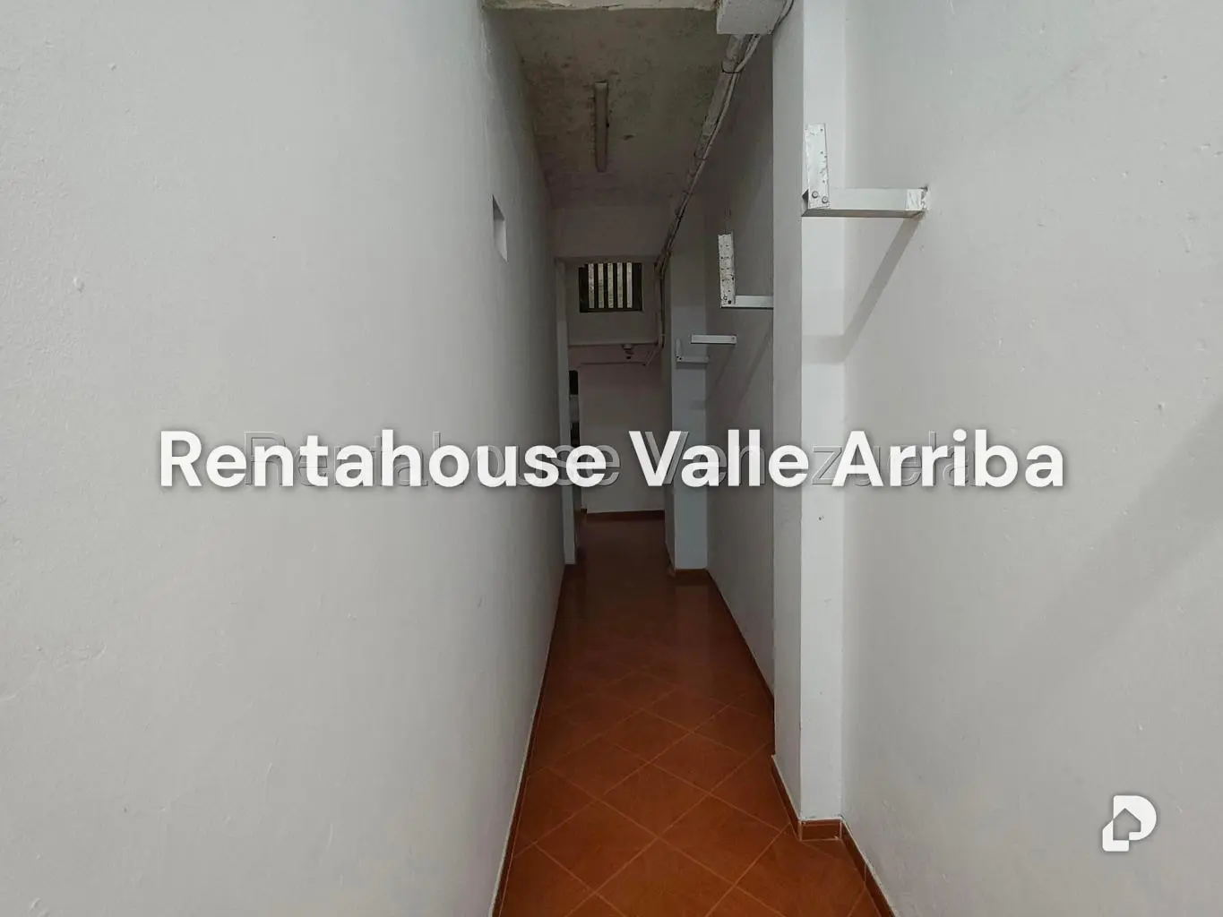 Local comercial en Parroquia La Candelaria, Caracas – 11