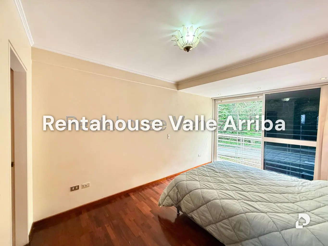 Apartamento en Lomas de La Lagunita, Caracas – 19