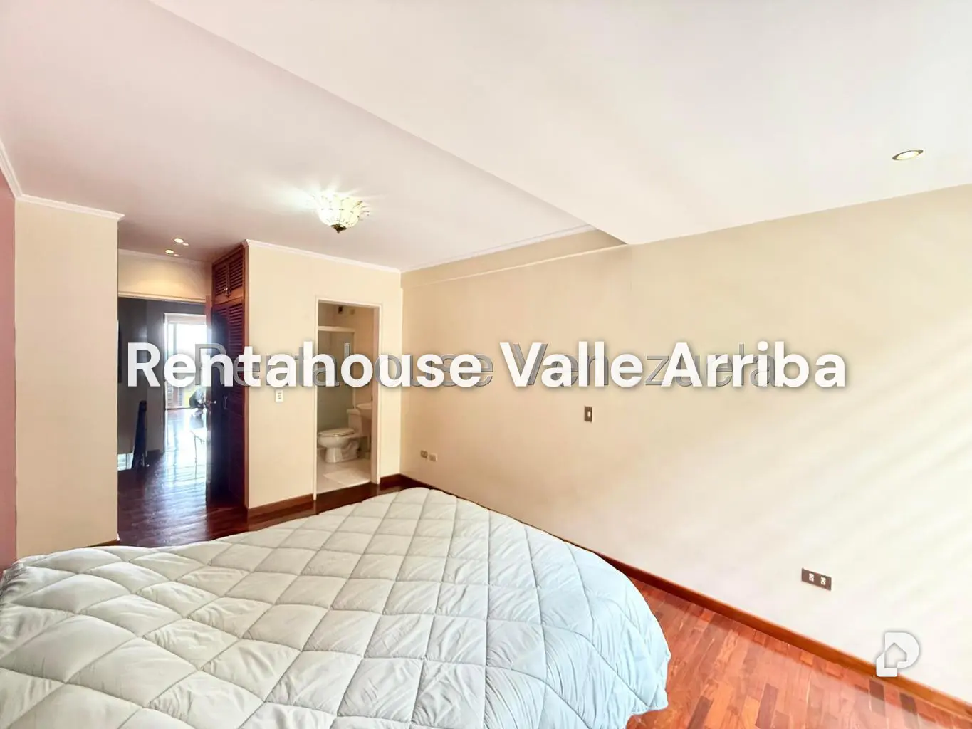 Apartamento en Lomas de La Lagunita, Caracas – 18