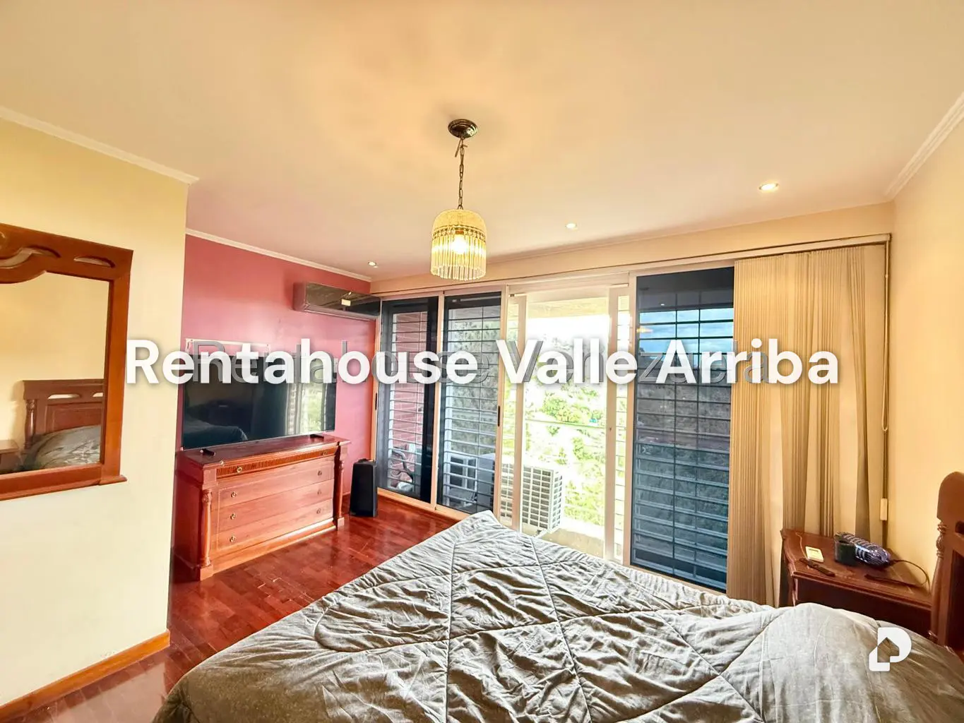 Apartamento en Lomas de La Lagunita, Caracas – 11