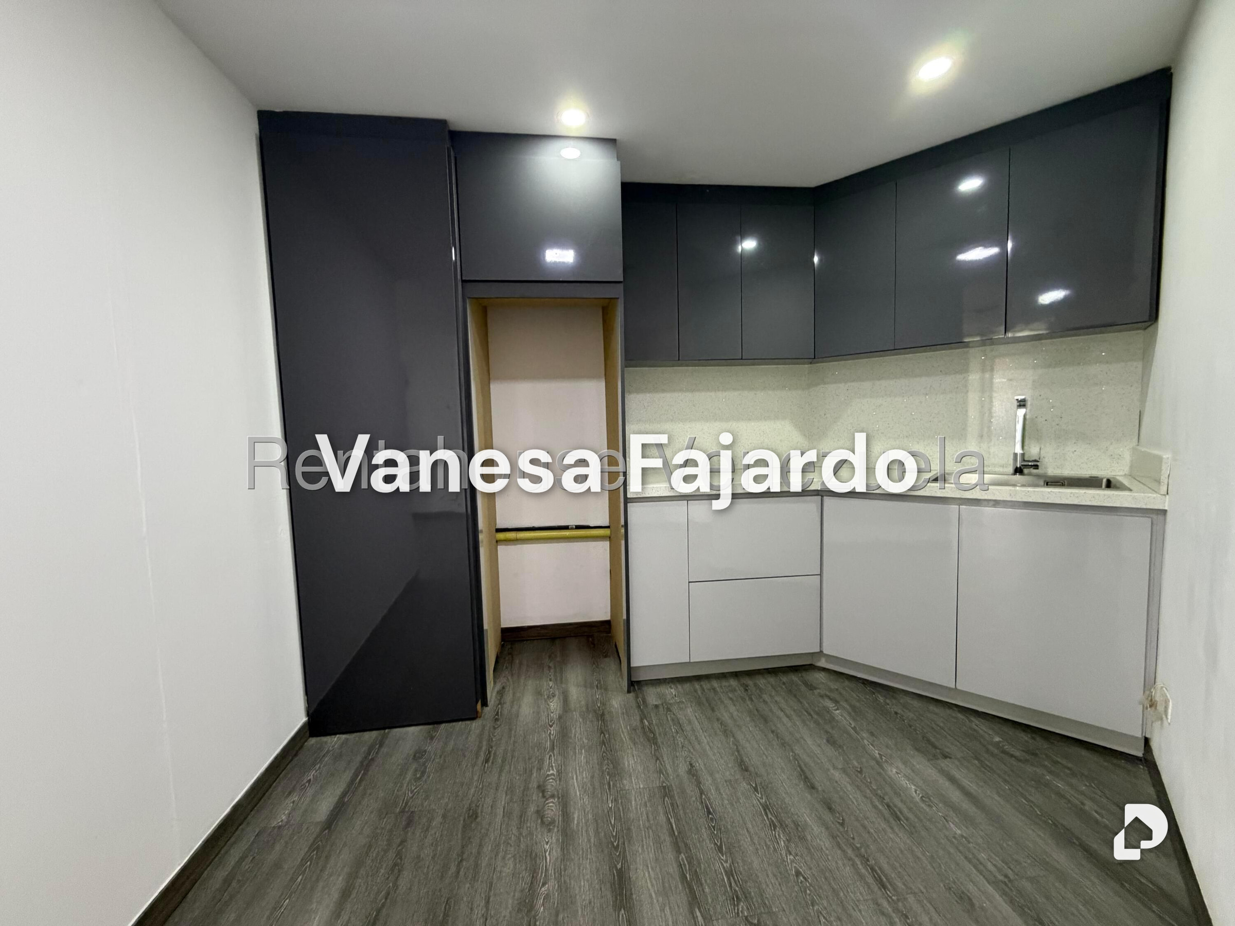 Oficina en Chuao, Caracas – 17