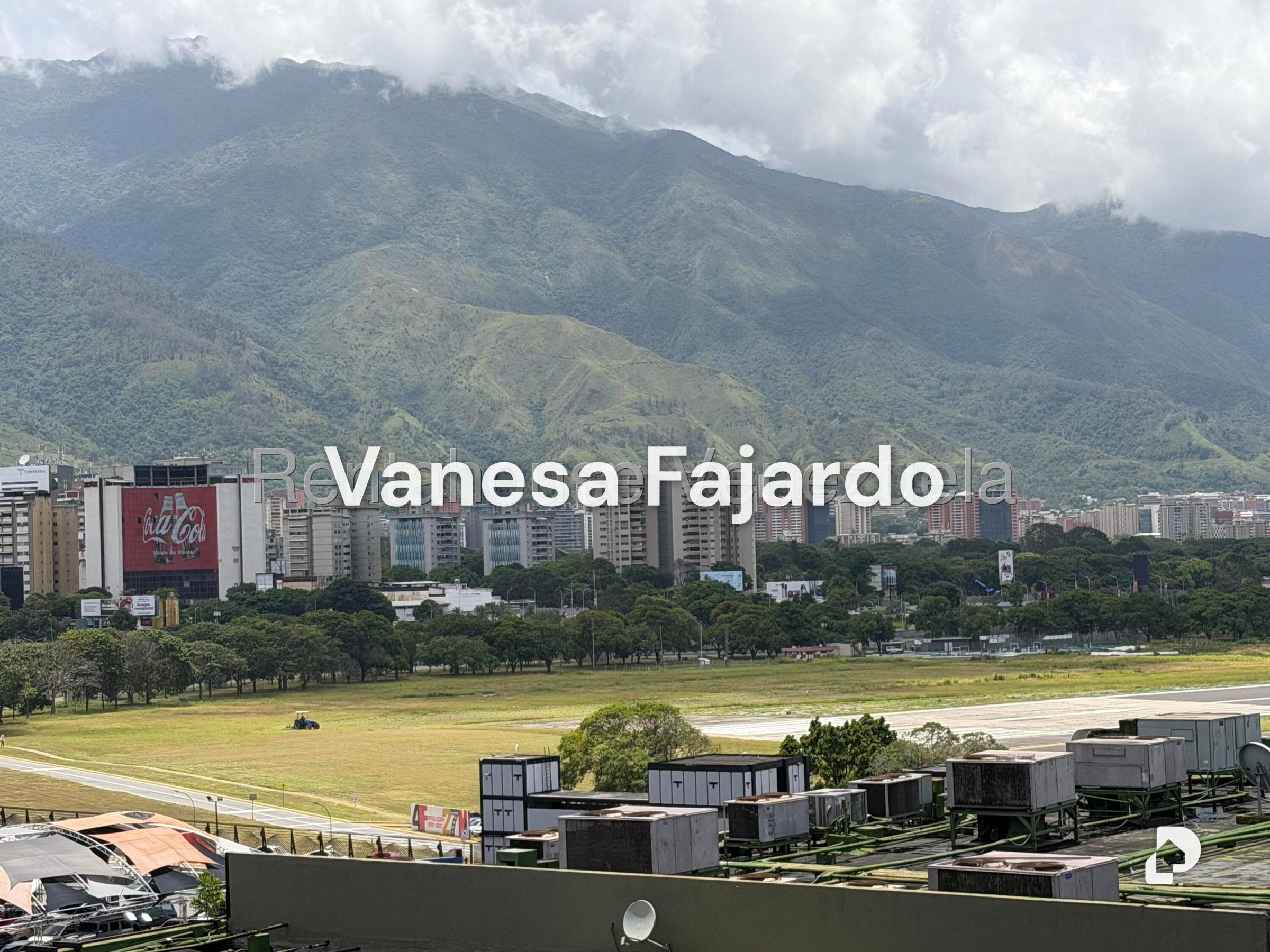 Oficina en Chuao, Caracas – 13