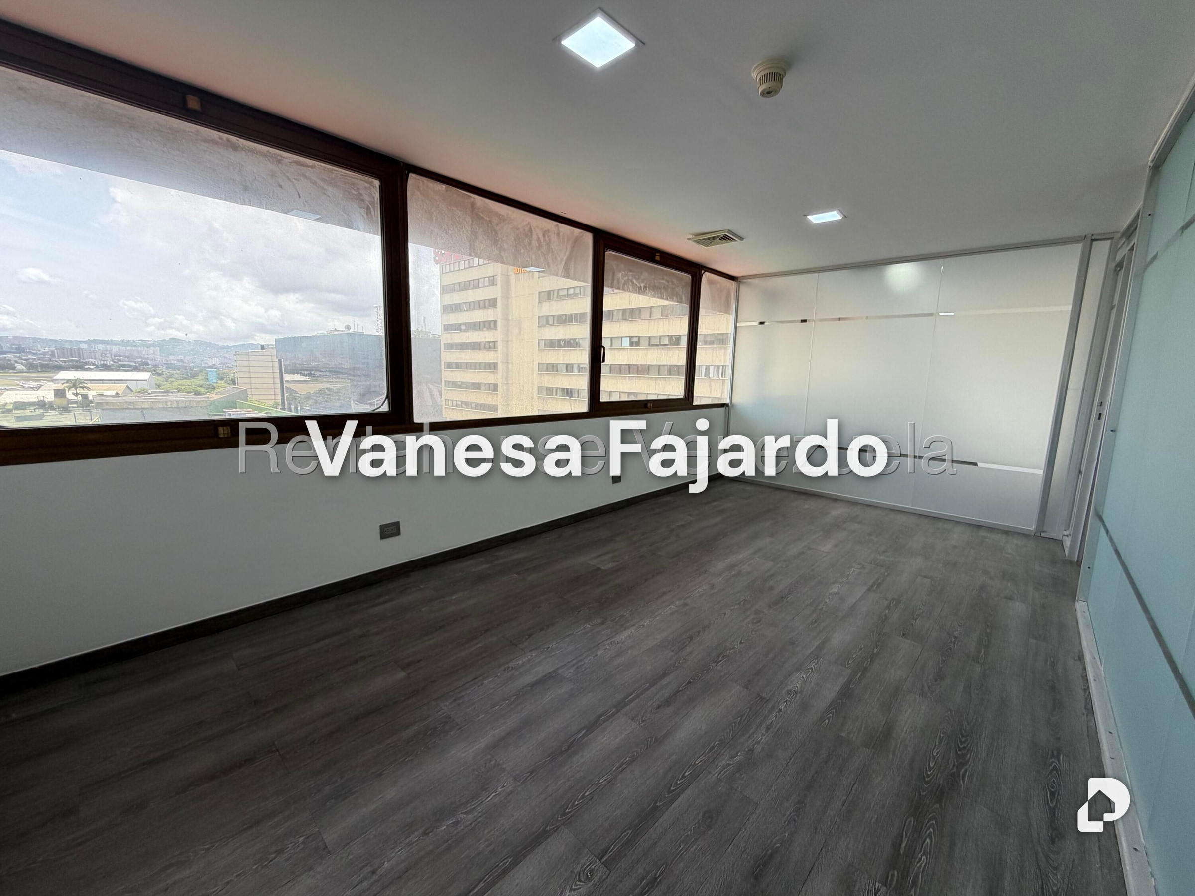 Oficina en Chuao, Caracas – 8