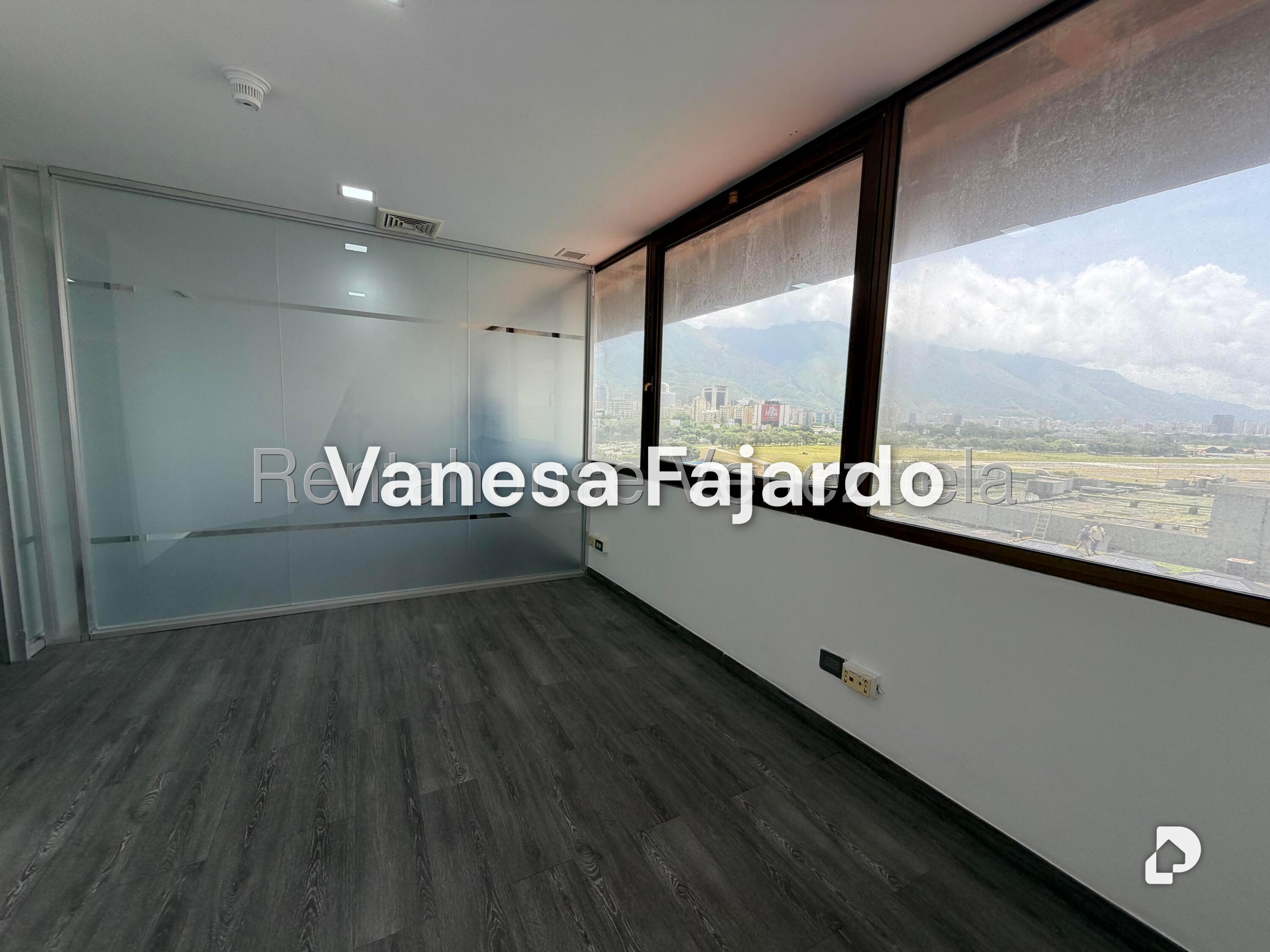 Oficina en Chuao, Caracas – 10