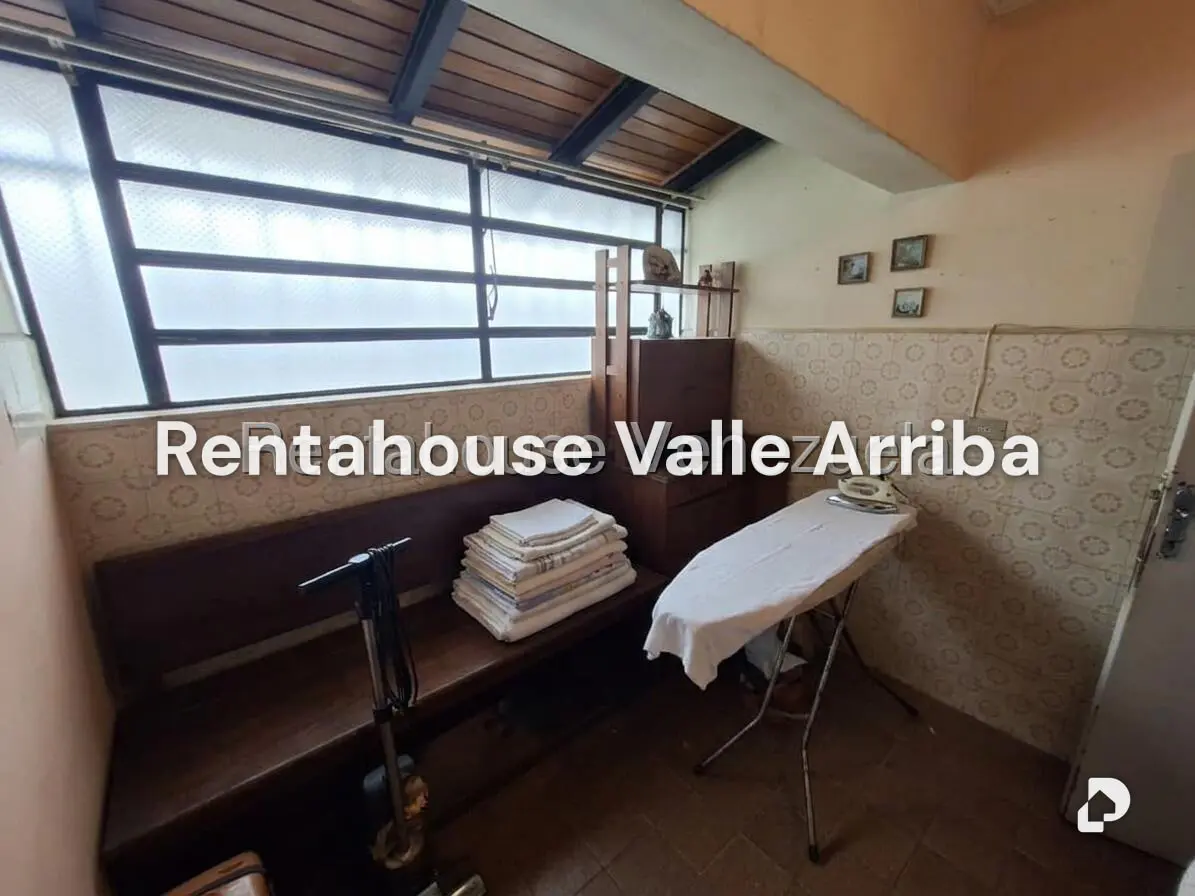 Casa en Prados del Este, Caracas – 28