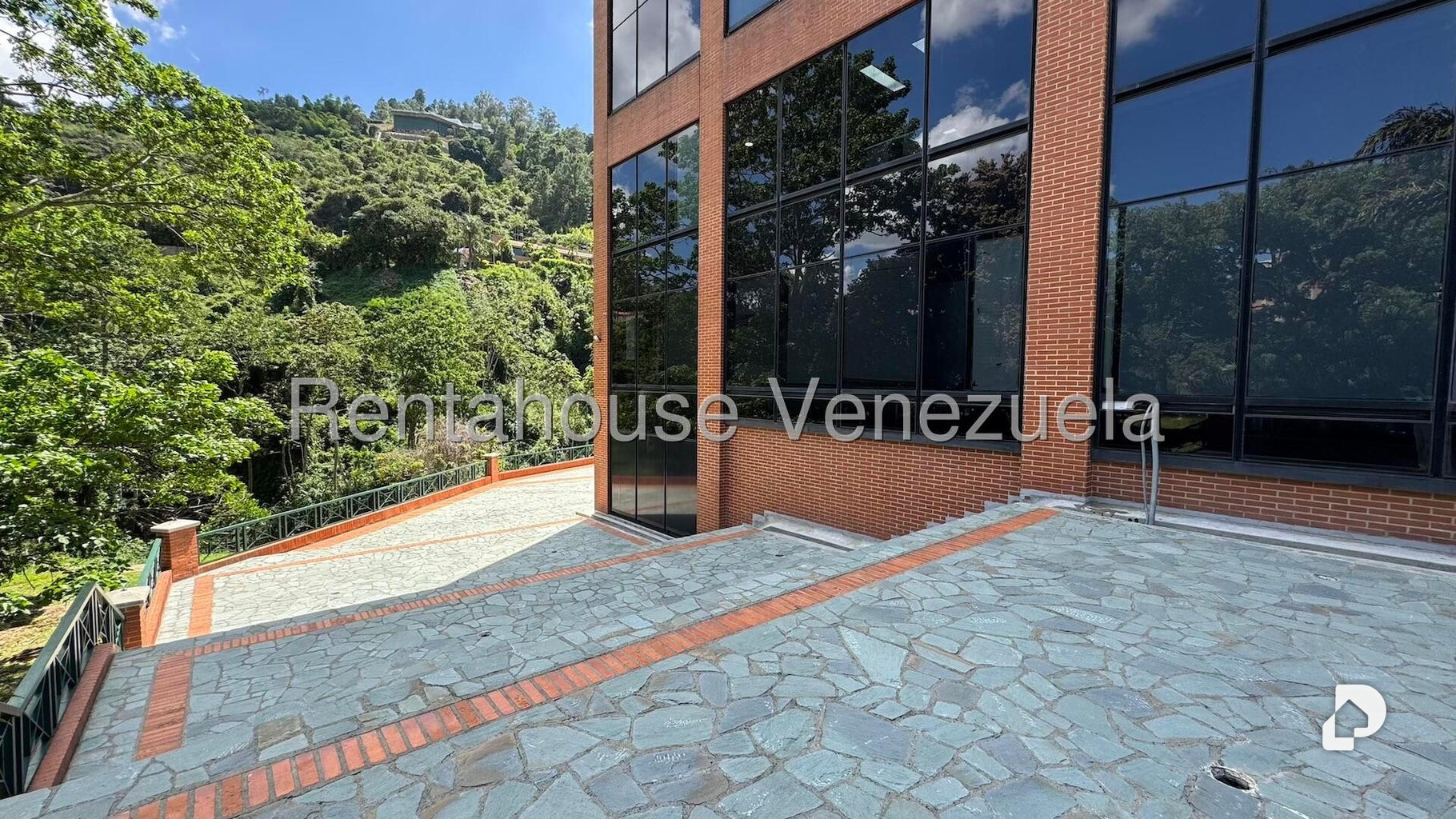 Local comercial en Vizcaya, Caracas – 1