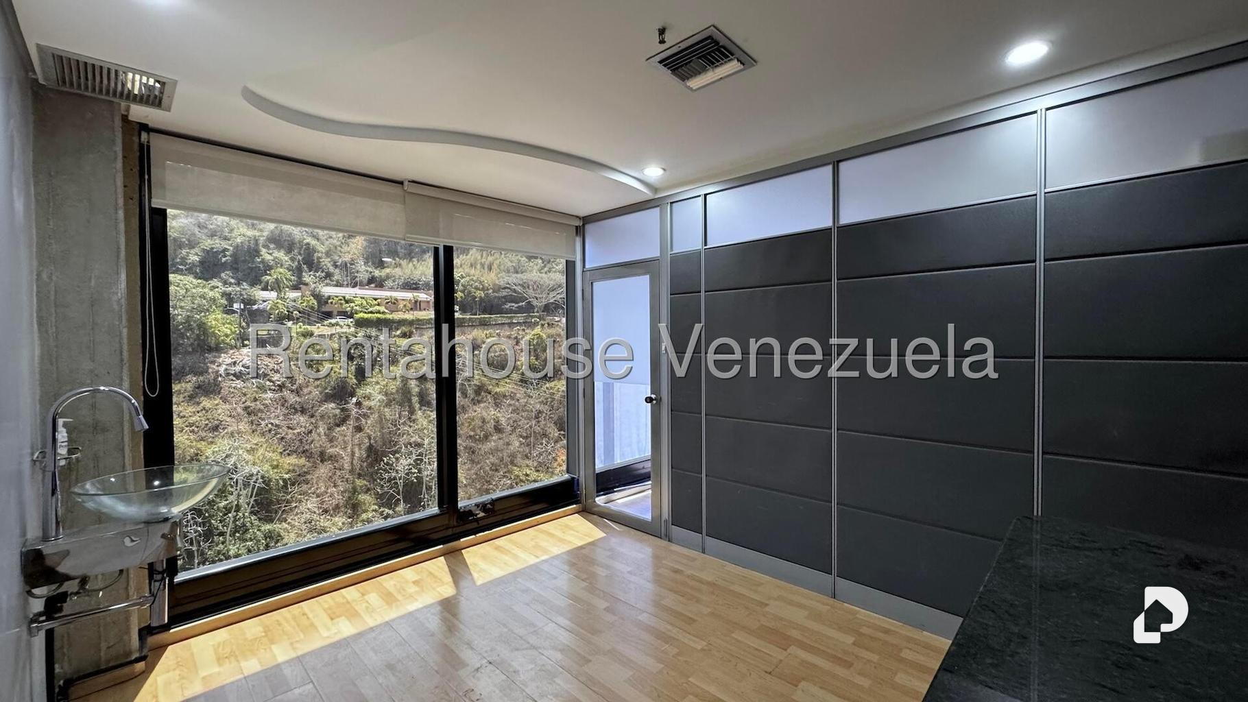 Local comercial en Vizcaya, Caracas – 26