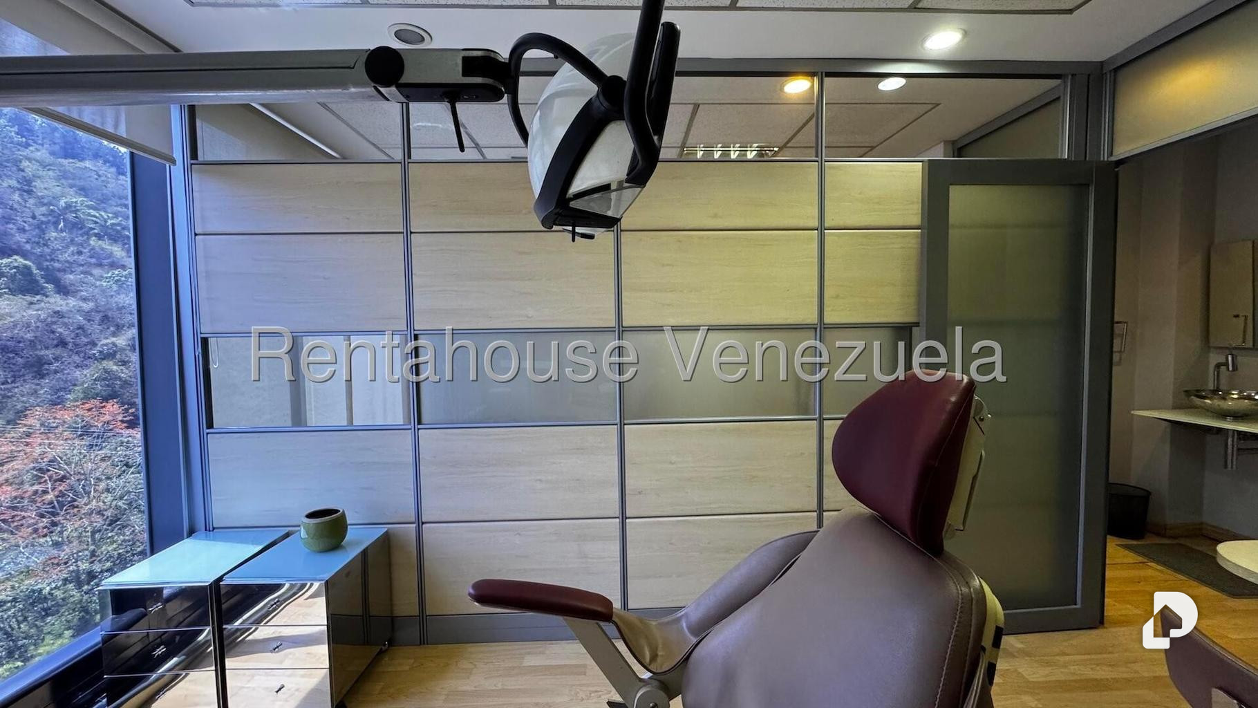 Local comercial en Vizcaya, Caracas – 23