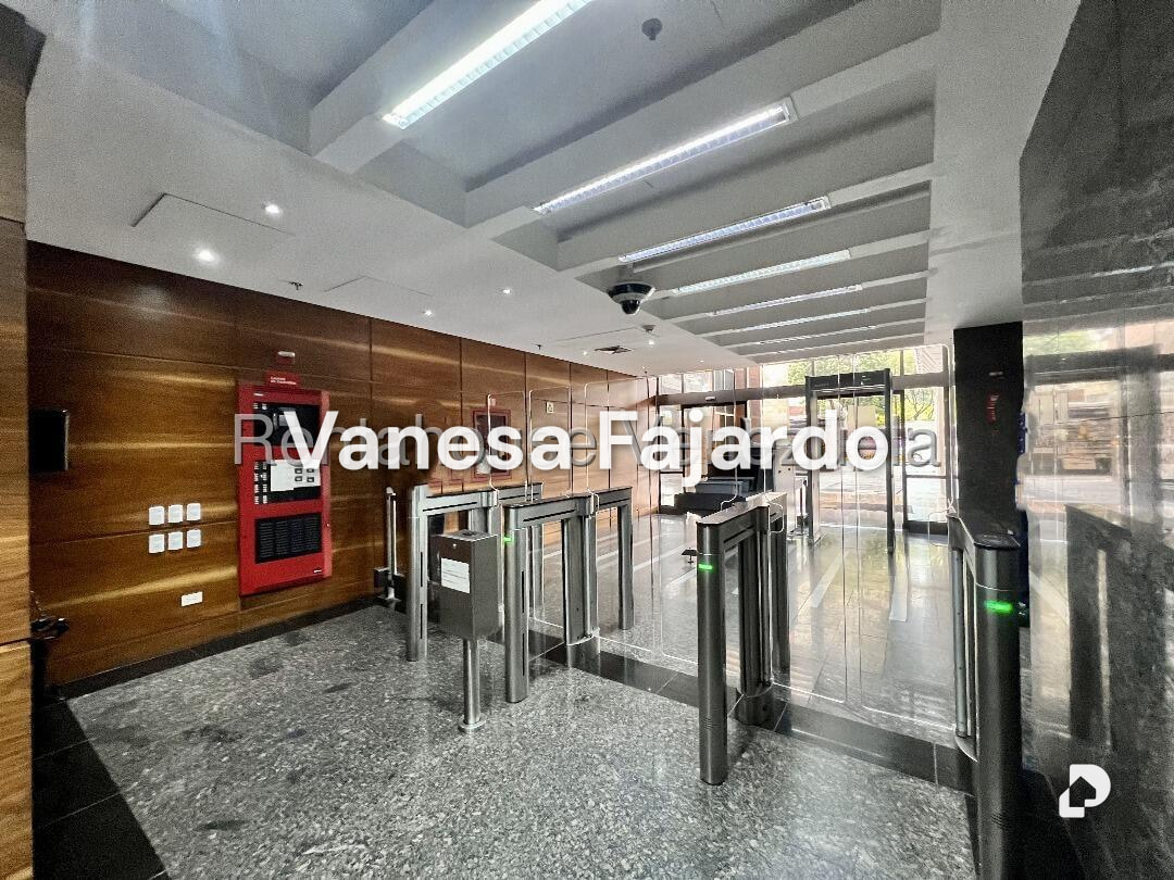 Office in Chacao, Caracas – 13