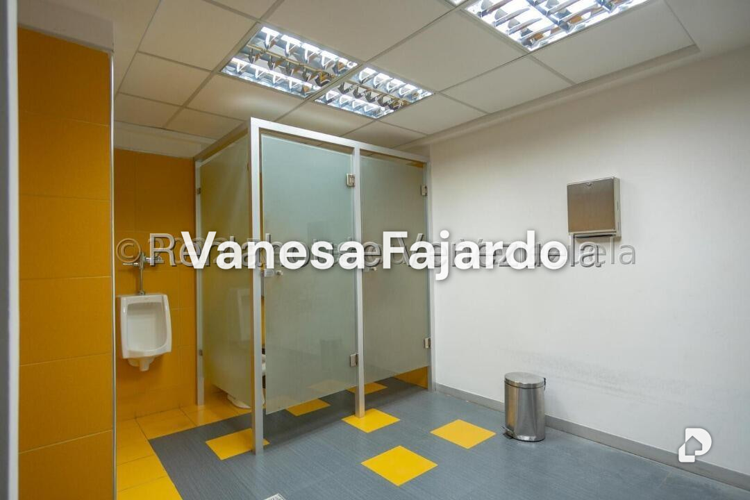 Office in Chacao, Caracas – 12