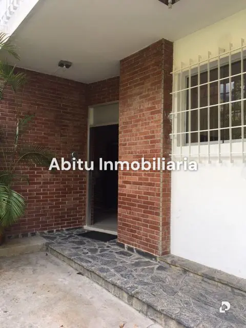 Building in La Floresta, Caracas – 7