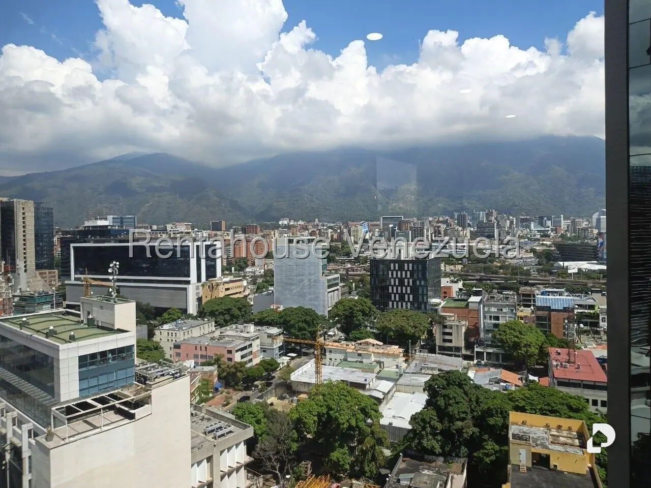 Oficina en Las Mercedes, Caracas – 10