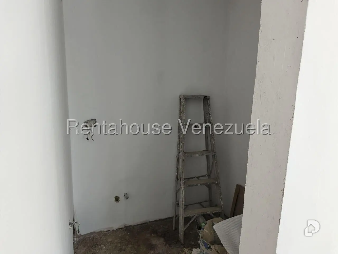 Oficina en Las Mercedes, Caracas – 12