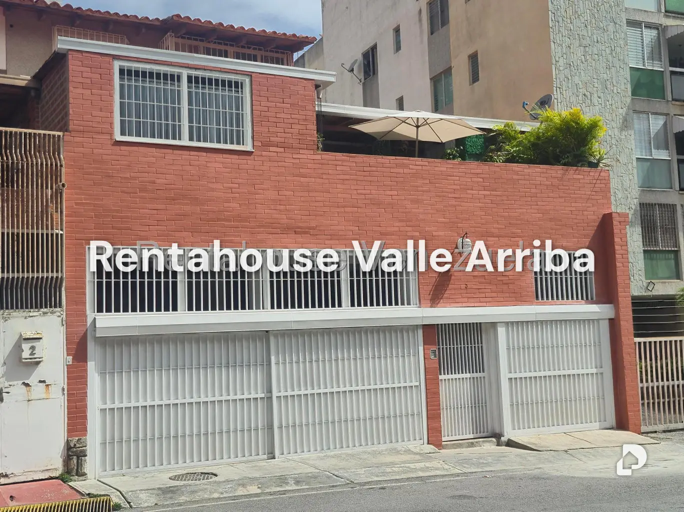 Casa en Cumbres de Curumo, Caracas – 30