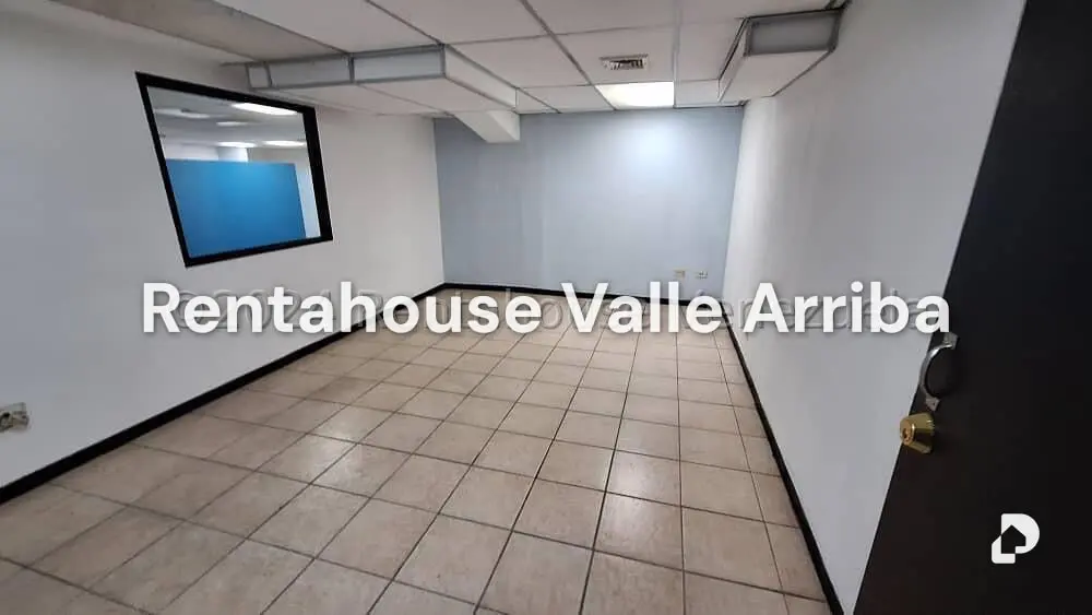 Local comercial en La Urbina, Caracas – 21