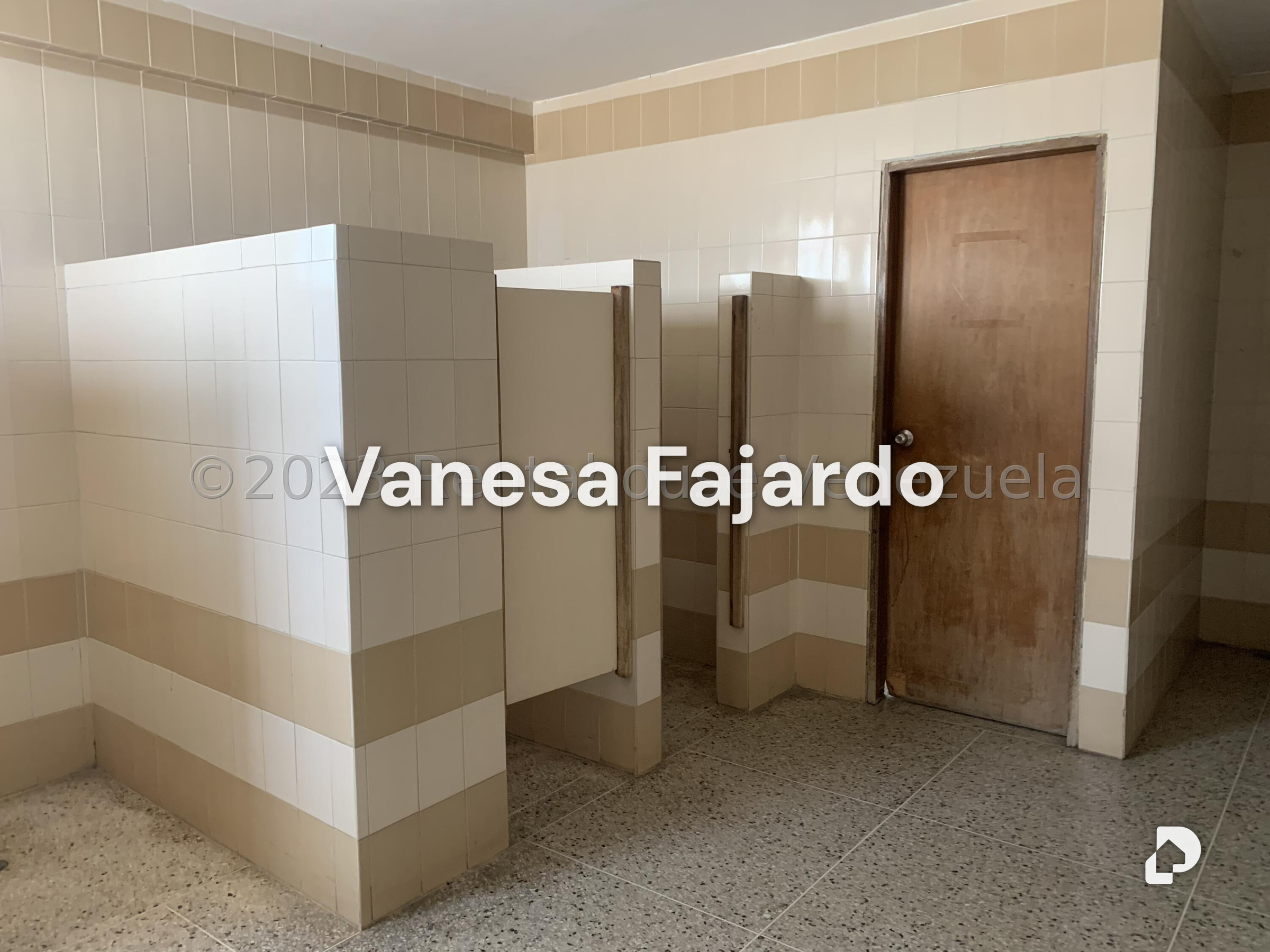 Local comercial en Avenida Goajira, Maracaibo – 23