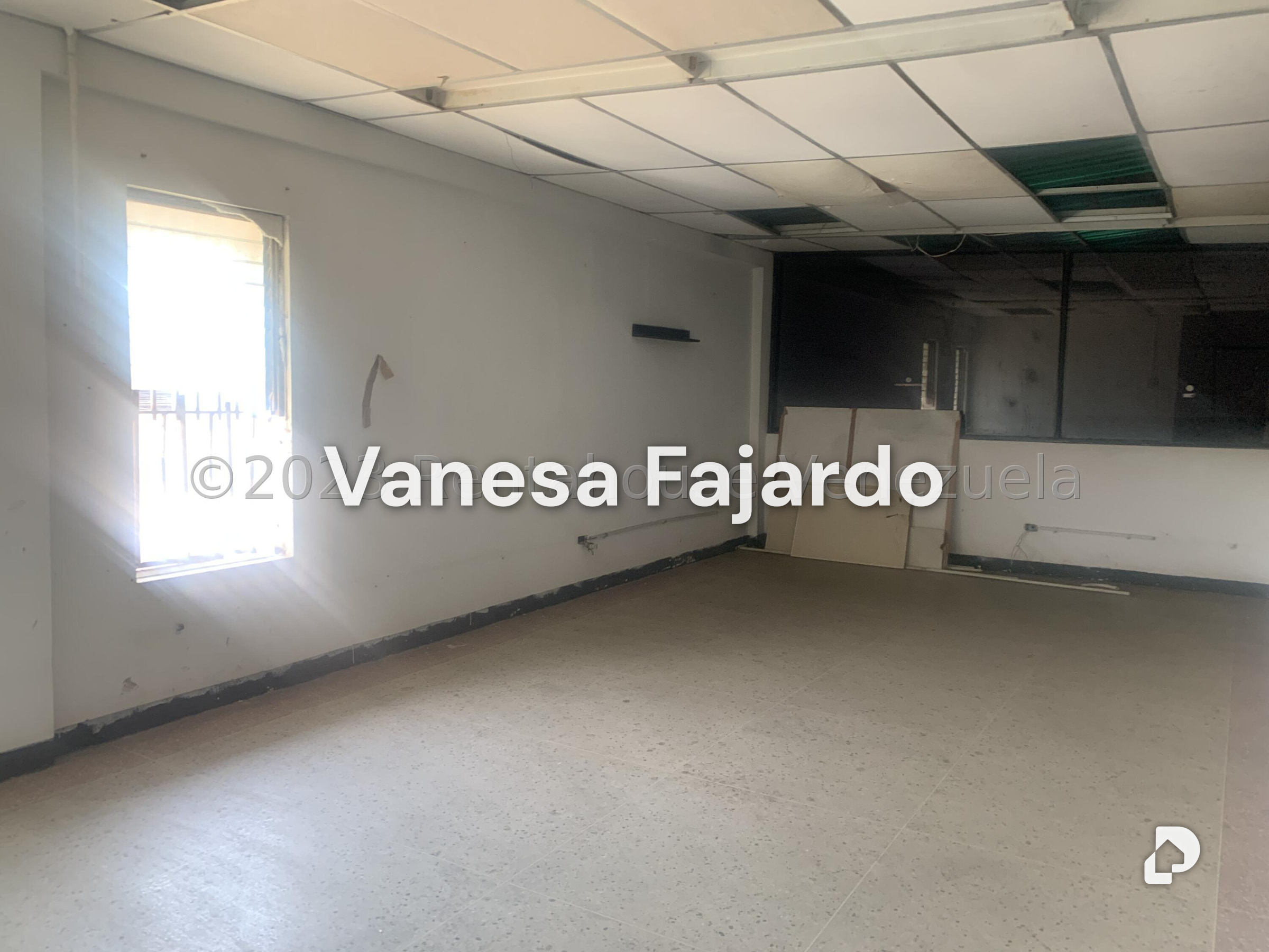 Local comercial en Avenida Goajira, Maracaibo – 25